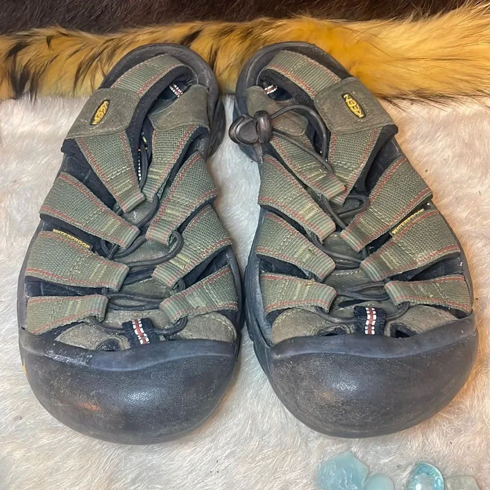 Keen sandals 10 (5000G)